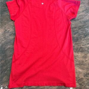 lululemon athletica Red Short Sleeve Tee